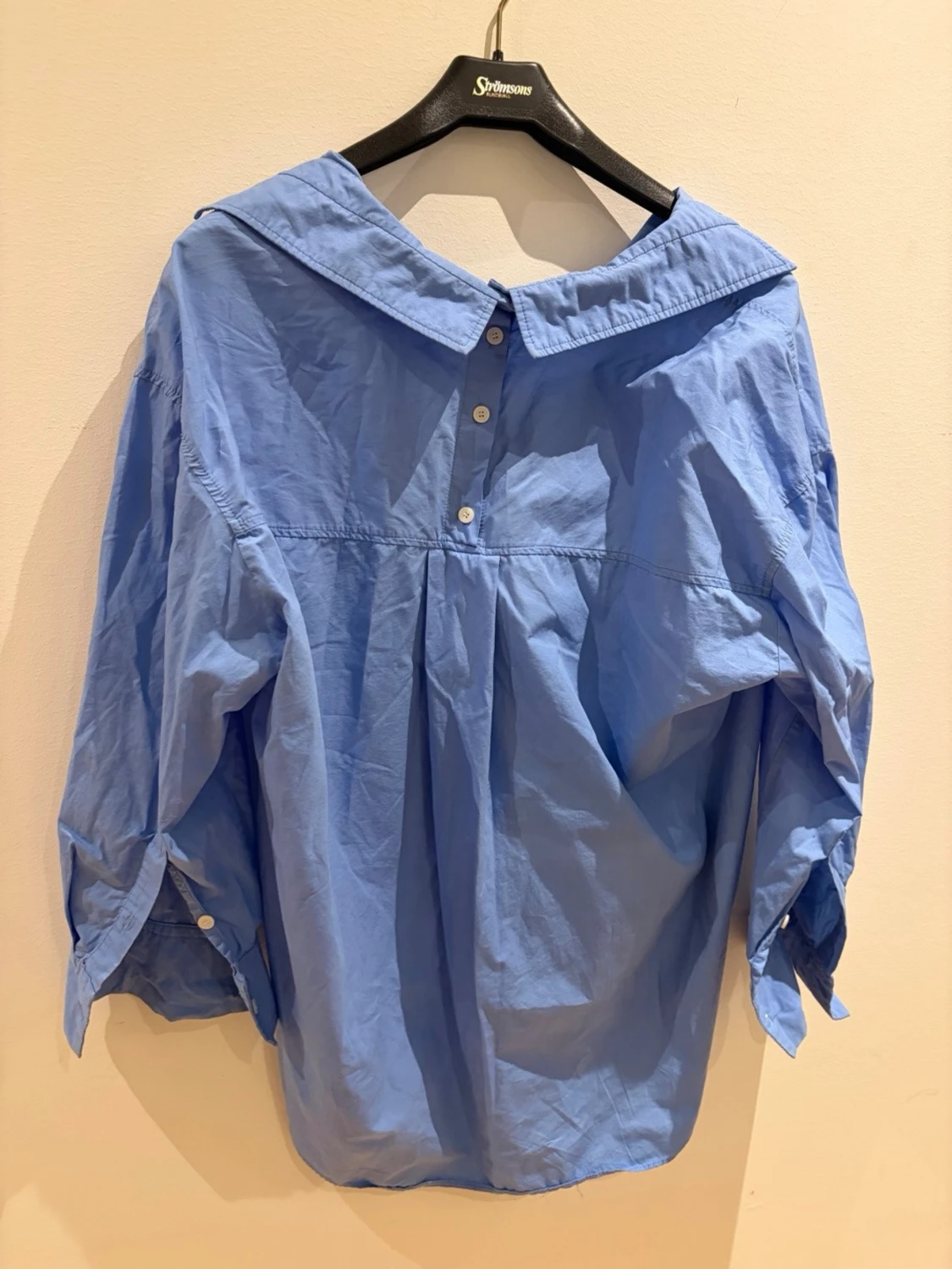 Blå oversized blus med stor krage - 1