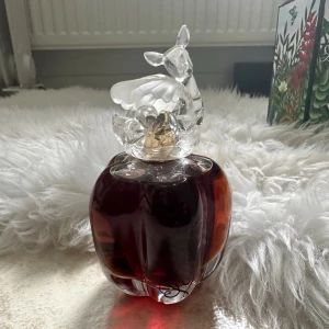 Lolitaland - 80ml flaska 🤍 lolitaland av lolita lempicka