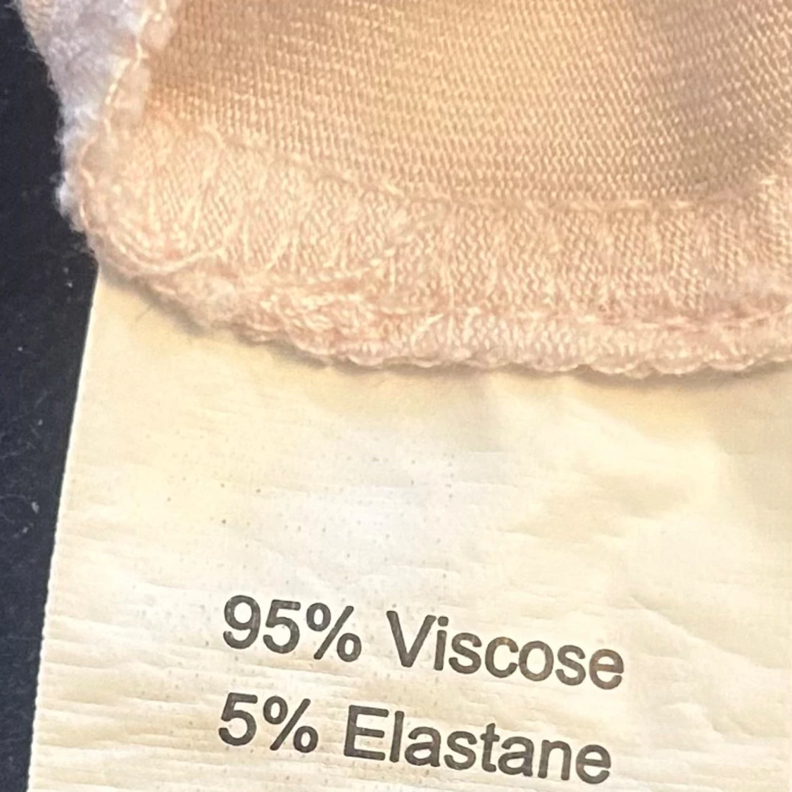 Ljusrosa topp med spets från RYVLS - 4