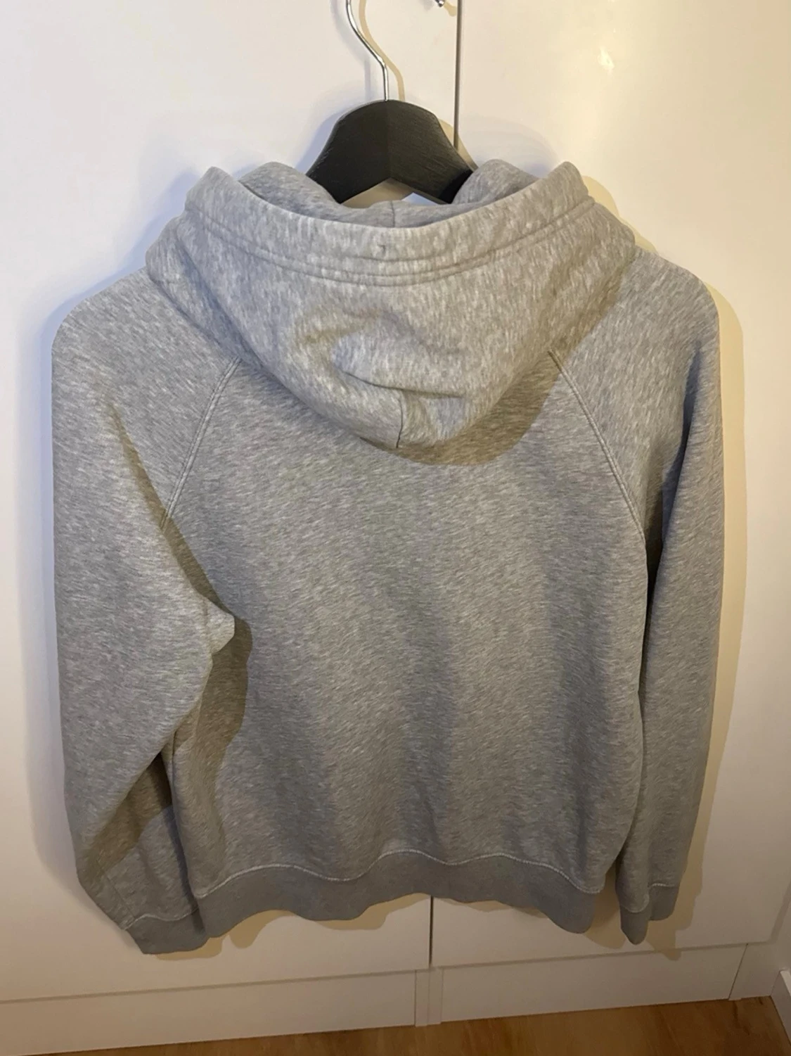 Grå hoodie från GANT med logga - 6