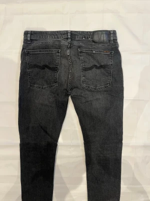 Nudie jeans - Skick: 9.5/10 | modell: skinny lin | 34/34, sitter som 32/34