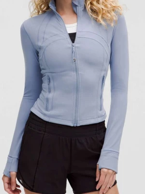 Lululemon - Define Cropped Jacket Nulu - Original pris: 1280kr || Säljs för: 799kr (~40% rabatt) 🐬🫧🦋