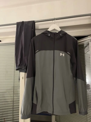 Under Armour dress - Säljer en Under Armour dress då den inte passar mig längre. Storlek M. 