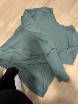 Lululemon swiftly  - Knappt använd storlek 8 men passar S/M