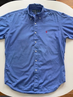 Ralph lauren skjorta i storlek S - Fin kortärmad ralph lauren skjorta