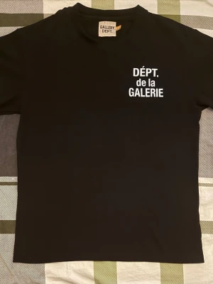 Gallery Dept/S - Dept de la galerie den passa inte mig 