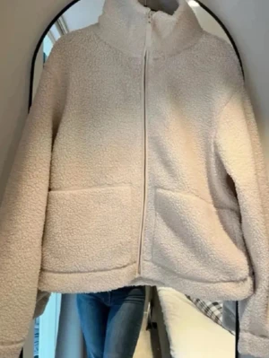 Teddy jacka - Vår jacka från HM använd men inga defekter