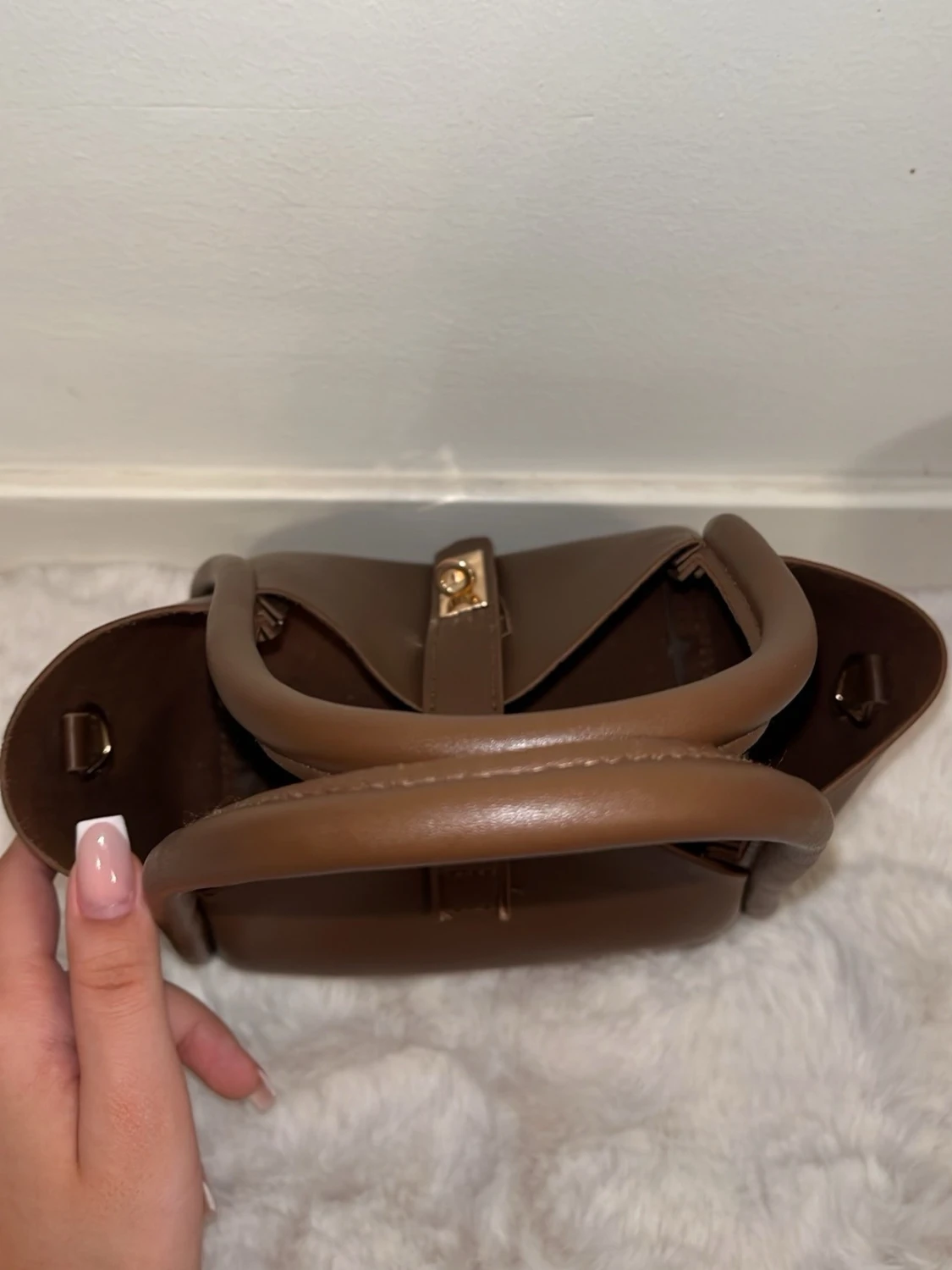 Brun handväska i läderlook - 2