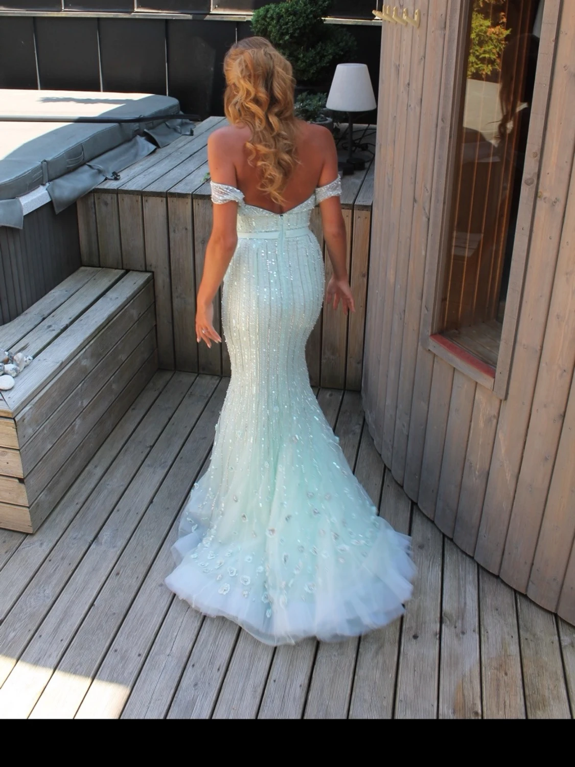 Ljusblå långklänning med paljetter från Dressroom Linne - 6