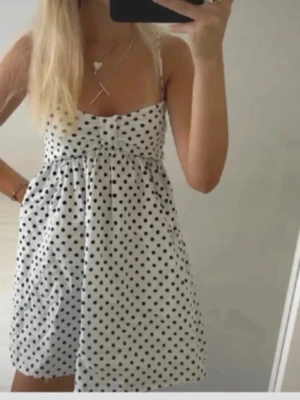  klänning zara - Reseverad 