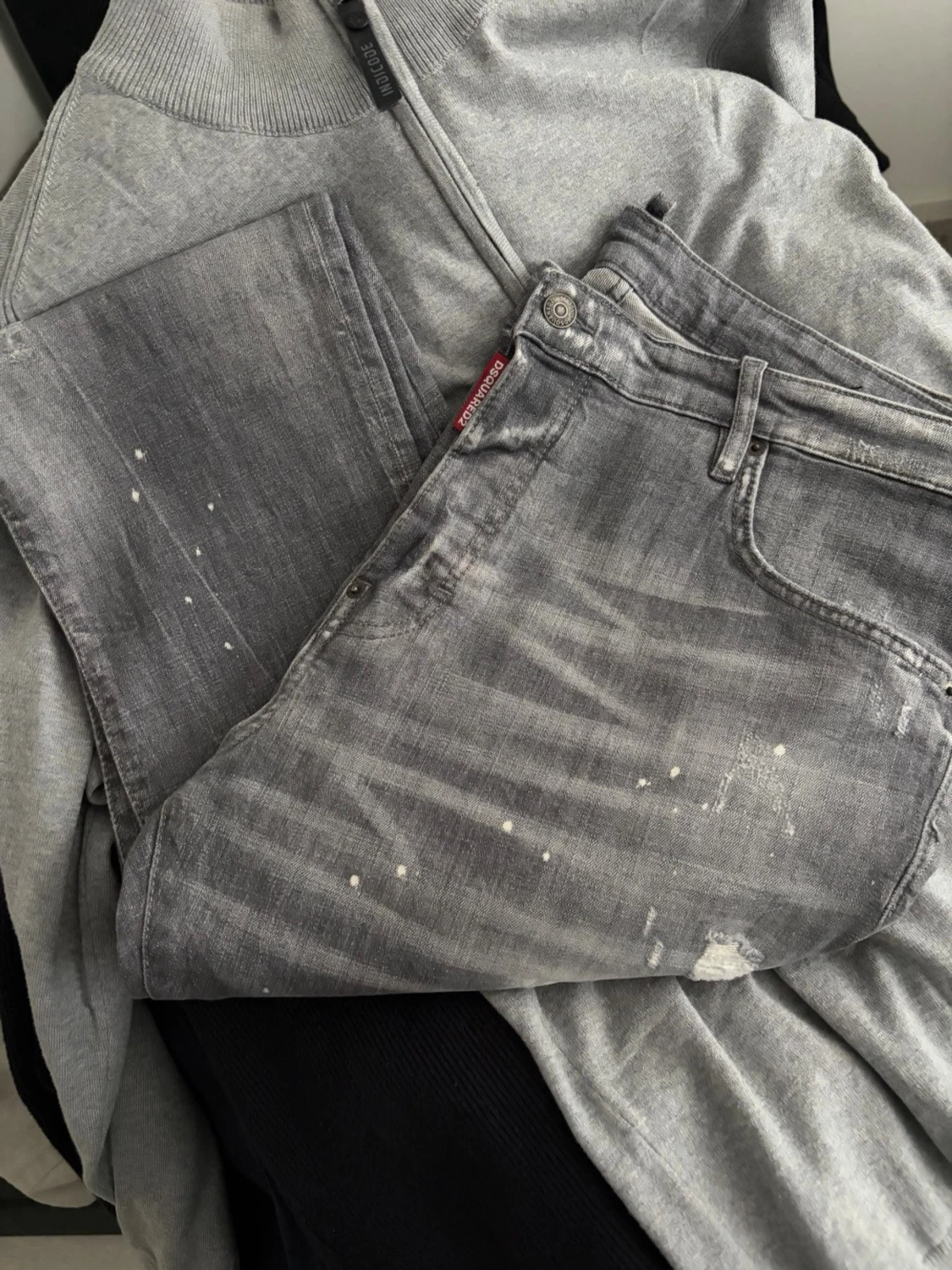 Grå slitna jeans från Dsquared2 - 1