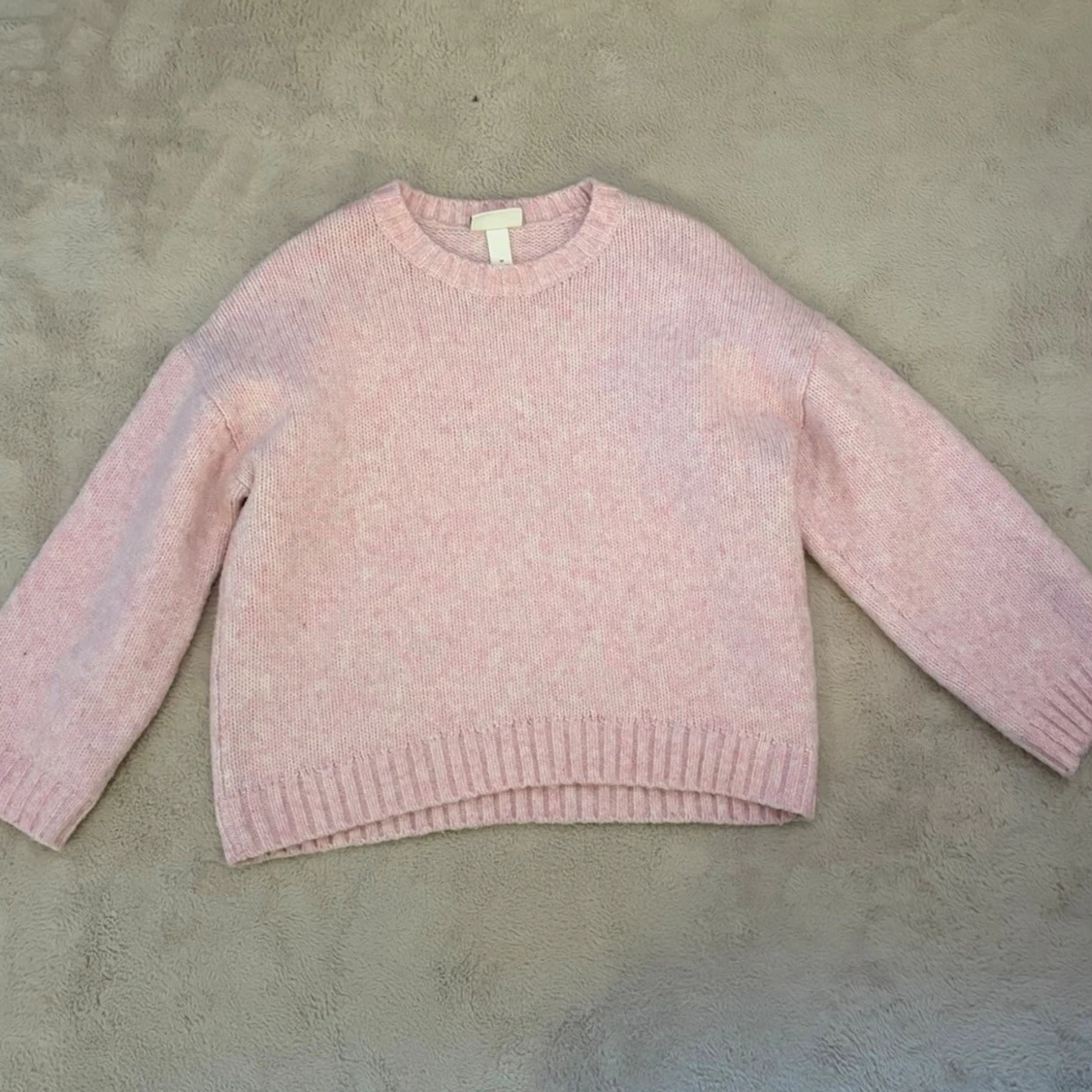 Ljusrosa stickad tröja från Monki - 1