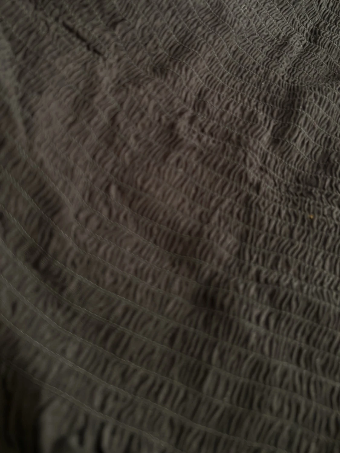 Svart croppad topp med spetsärmar - 1