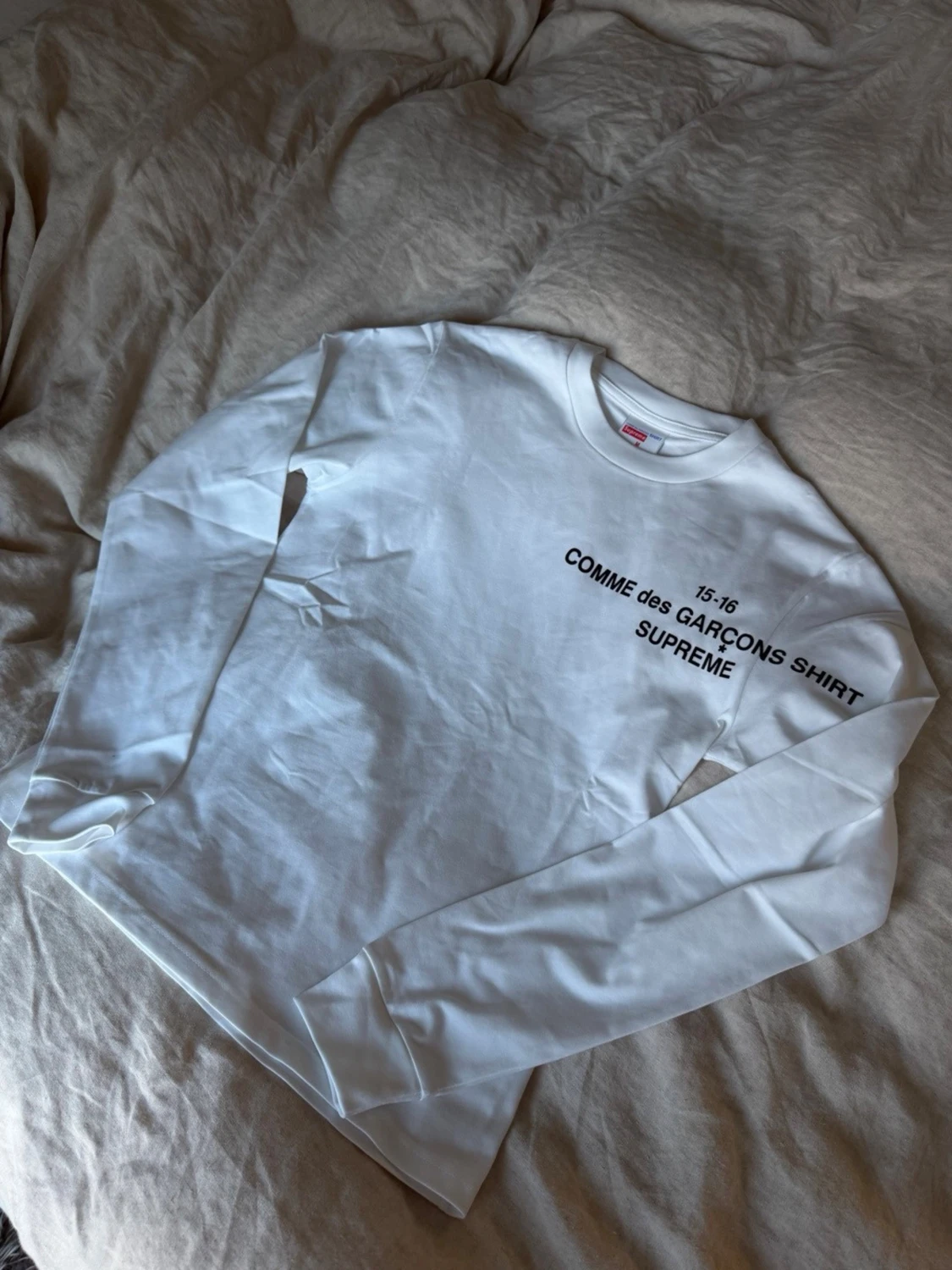 Vit långärmad Supreme x Comme des Garçons