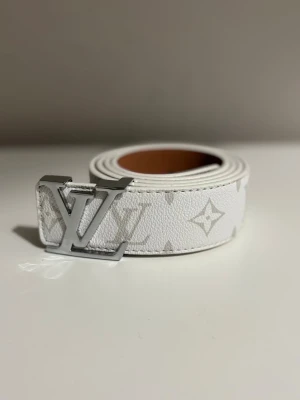 Lv bälte - Helt ny! Fraktar inom 24h, tryggt och säkert packat!
