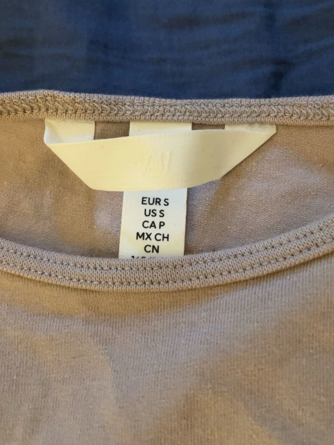 Beige t-shirt från H&M - 1