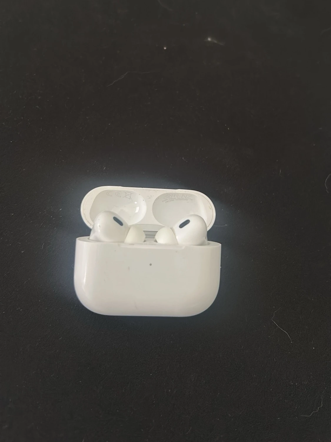 Apple AirPods Pro med laddningsetui