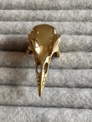 Bird ring  - Ringen är aldrig använd och 100 % rost- och nickelfri. Den är justerbar och passar därför alla! Hör gärna av dig om du har några frågor ☺️