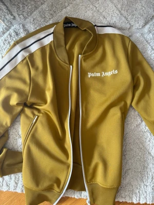 Gul track jacket från Palm Angels - Använd En gång, storlek S passar M