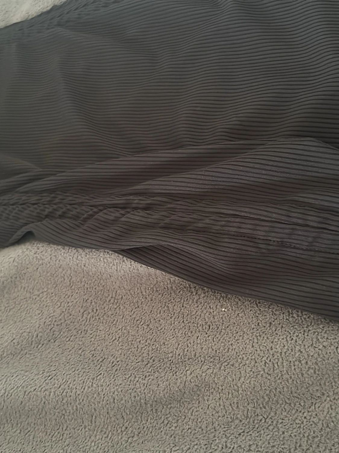 Svart ribbad midiklänning - 1