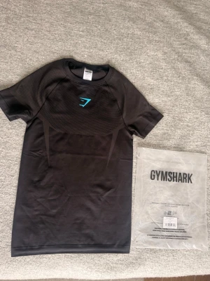 Gymshark onyx v5 t shirt - Pris kan diskuteras 