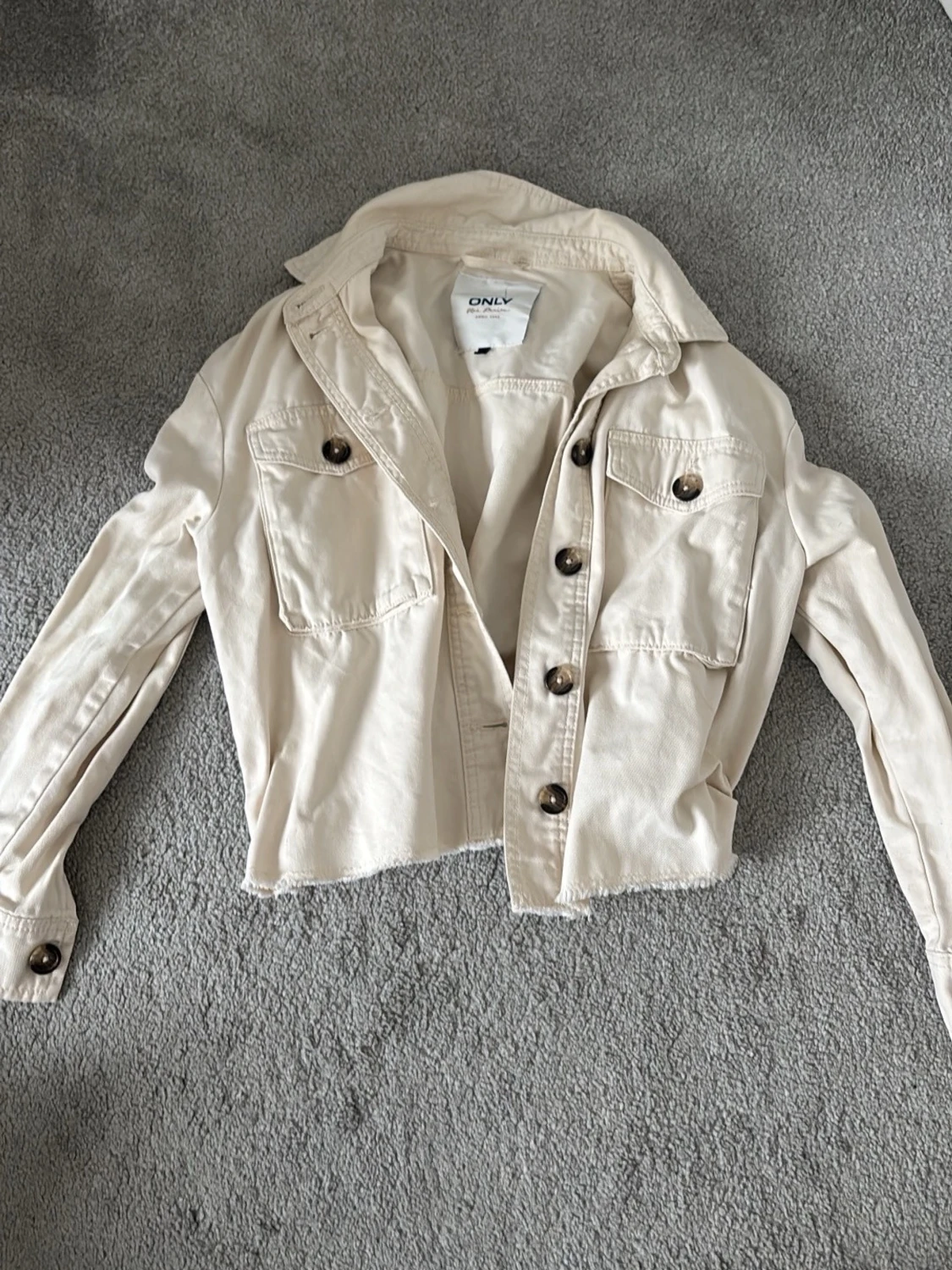 Beige jeansjacka från Only
