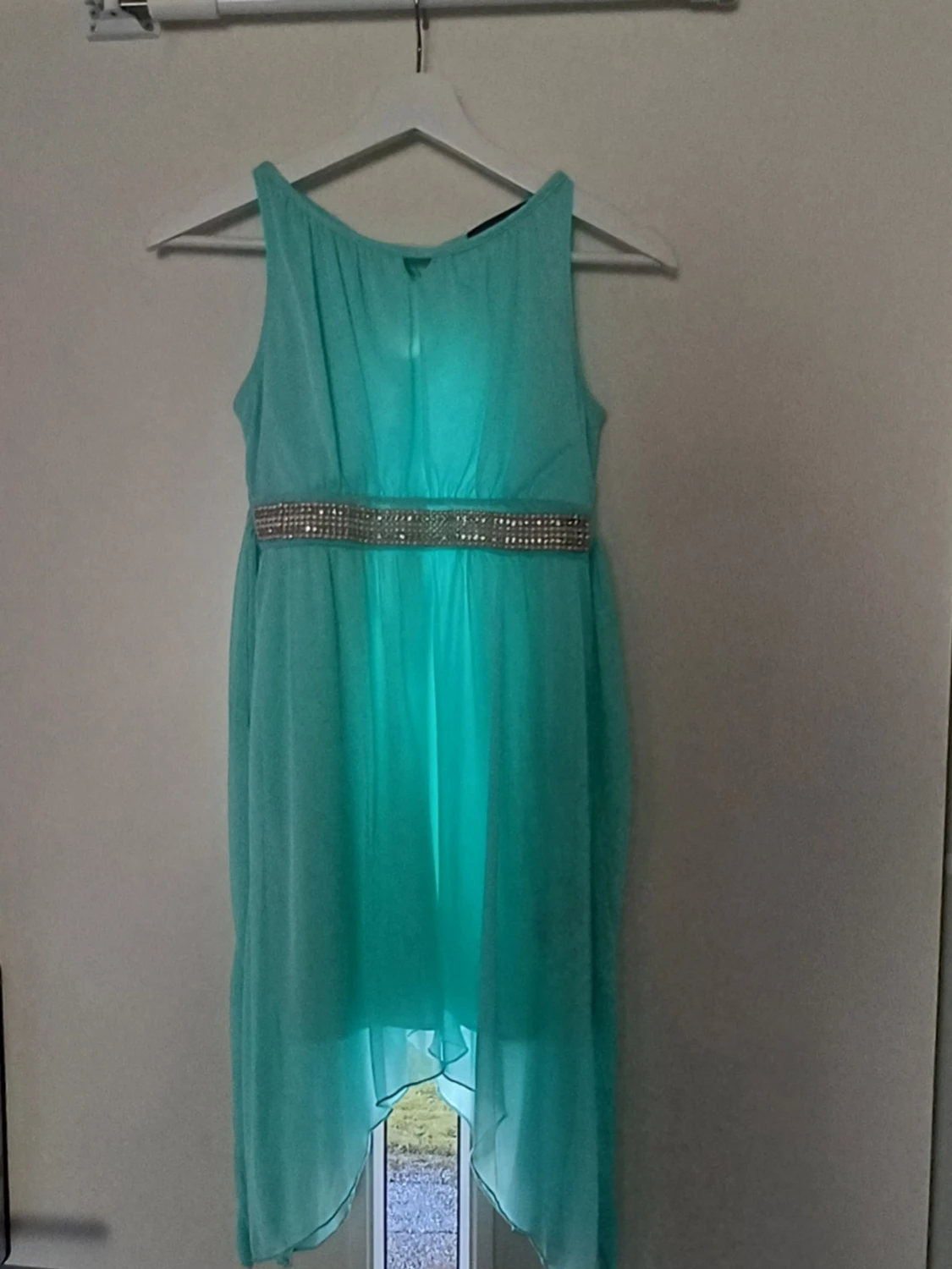 Turkos långklänning med pärlmidja