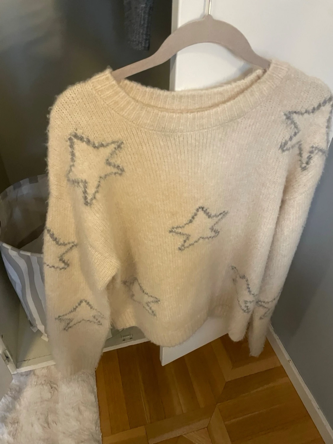 Beige stickad tröja med stjärnor - 1