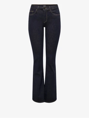 Mörkblå bootcut jeans från ONLY - Snygga mörkblå bootcut jeans från ONLY med klassisk femficksmodell och kontrastsömmar. Jeansen har hög midja och utsvängda ben, vilket ger en retroinspirerad look. Tillverkade i stretchig denim för extra komfort. Supersnygga, lite slitna längst ner men inget som märks av. 