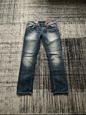 Dondup Jeans  - |Dondup Jeans| | Storlek: W30  | Skick: 9/10| Medföljer: inget| Frågor eller funderingar tveka inte på att höra av dig!