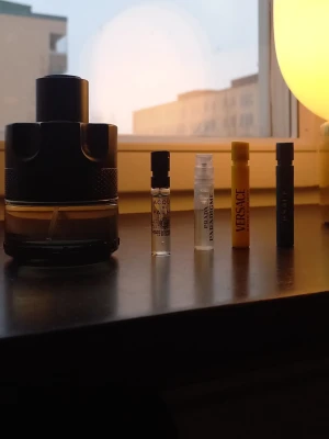 Azzaro tmw edt med Samples - Azzaro The most wanted edt intense med cirka 40ml kvar. Sen 4 samples, Versace Eros energy, Versace eros, Prada paradigme edp och acua di Parma mirto di panacea la riserva. Alla samples har cirka 1,2 ml kvar. Skriv gärna om du har funderingar!