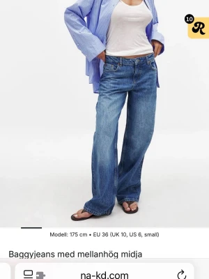 Jeans nakd  - Helt nya jeans från nakd, endast testade. Skit snygg jeans men de passade inte mig. Kan inte returnera de tyvärr