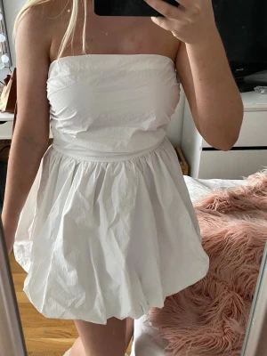 Vit klänning - Supersöt vit klänning 🤍