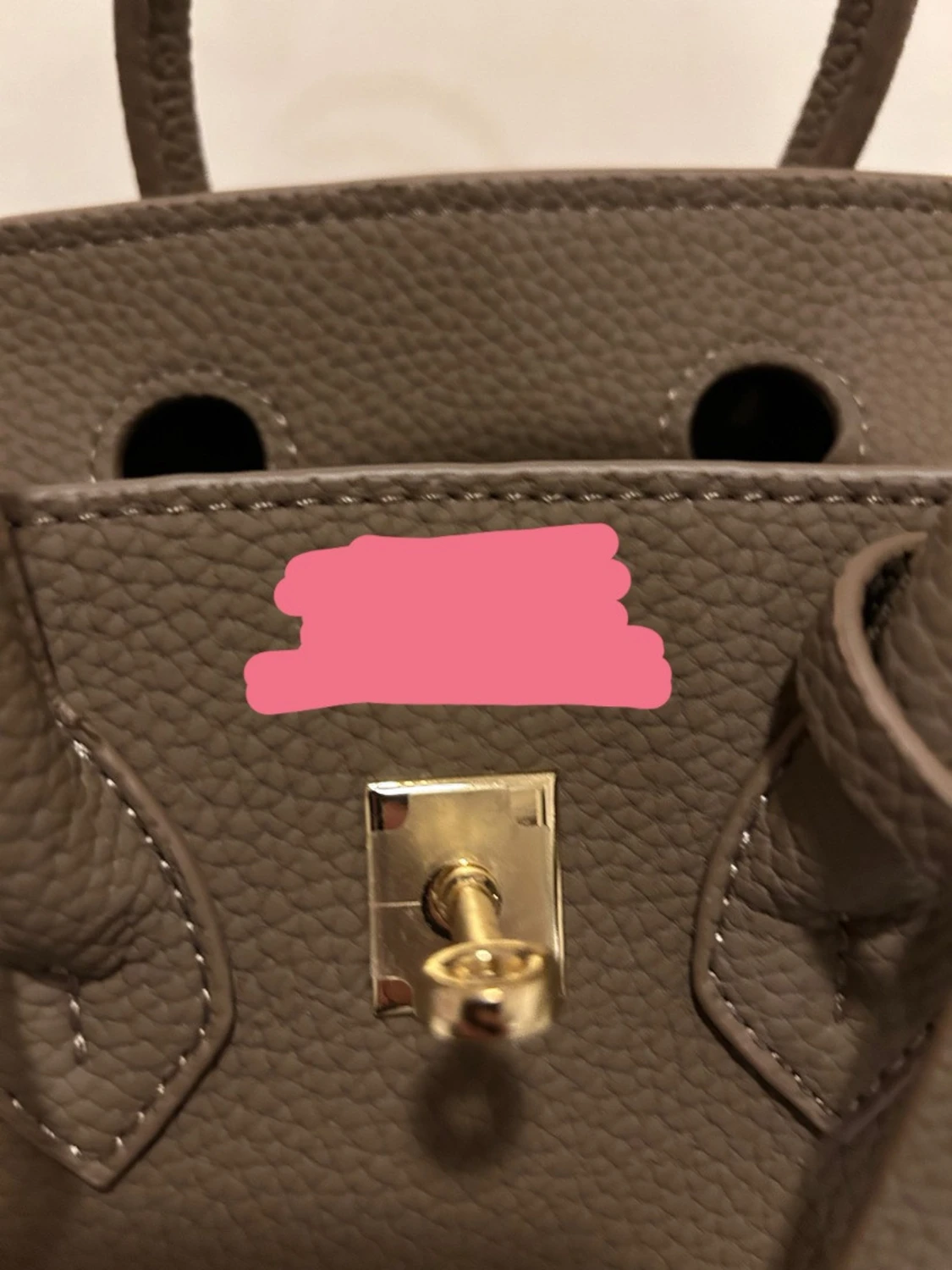 Beige handväska med gulddetaljer - 3