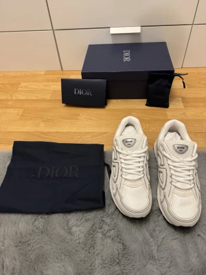 Dior B30 - Helt nya!