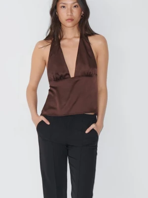 Brun halterneck topp i satin - Super snygg festlig topp! Aldrig använd. Skriv vid frågor eller fler bilder💗