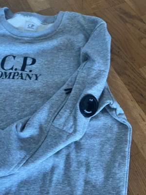 Tröja passar st /M - Bra skick 