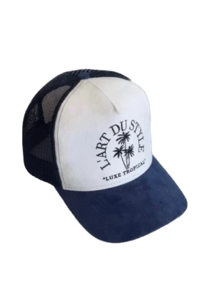 L'art du style mocka keps - Våran egna mockakeps i marinblått och vitt med svart broddyr