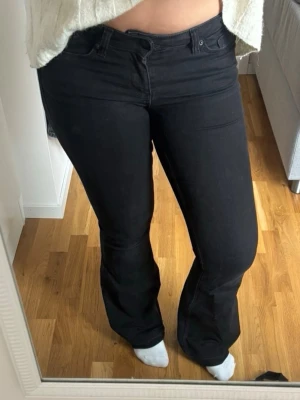 Lågmidjade jeans - Jeans från Veromoda super skick, hon på bilden är 167cm o nypris var 499!!! 