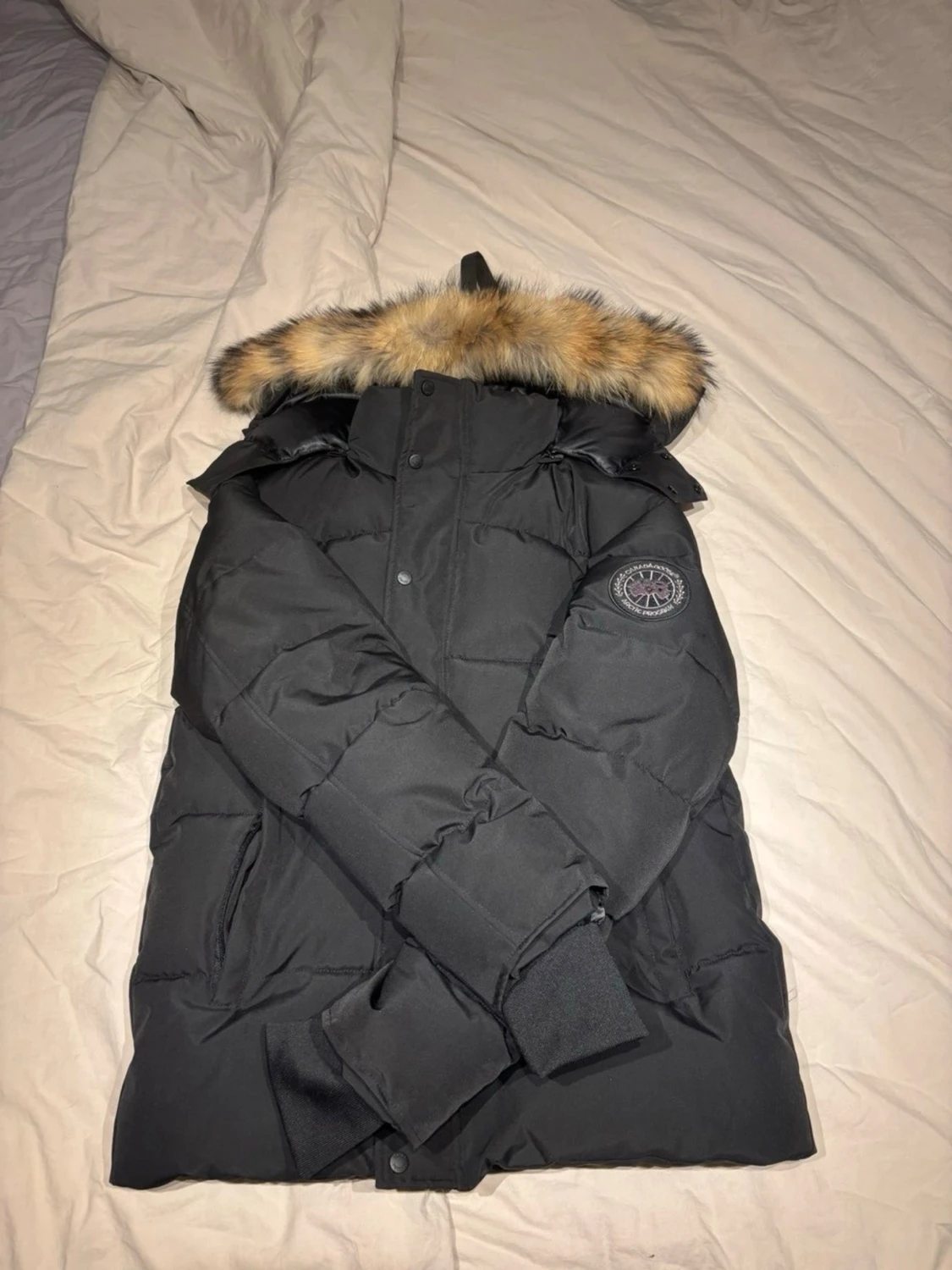 Svart dunjacka från Canada Goose
