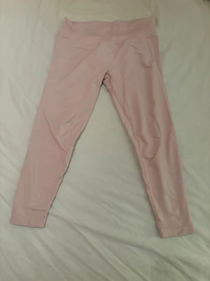 Träningstights Relode Aura Seamless - Träningstights från Relode kollektion ”Aura Seamless. Storlek petite L.