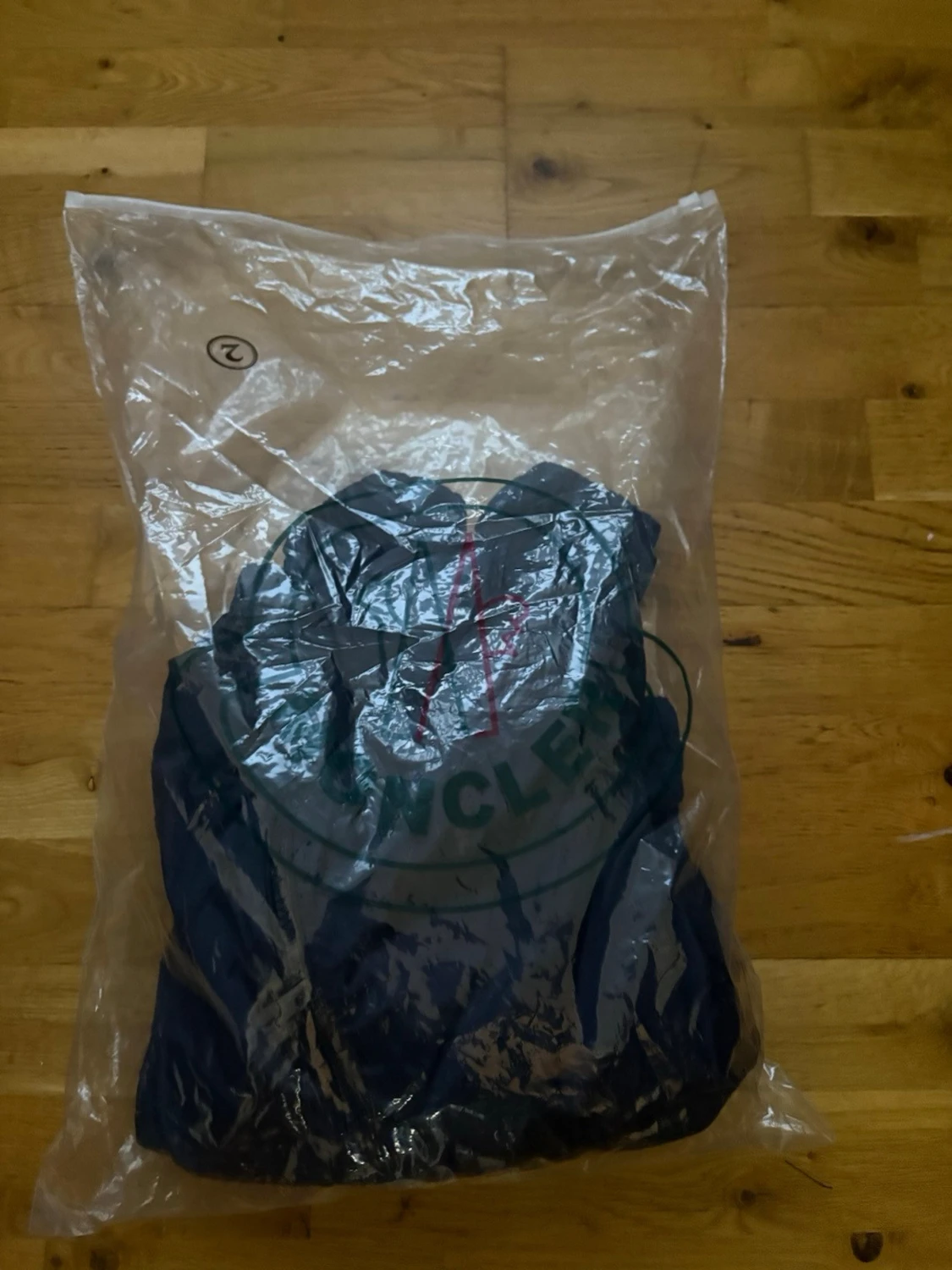Marinblå vindjacka från Moncler - 4