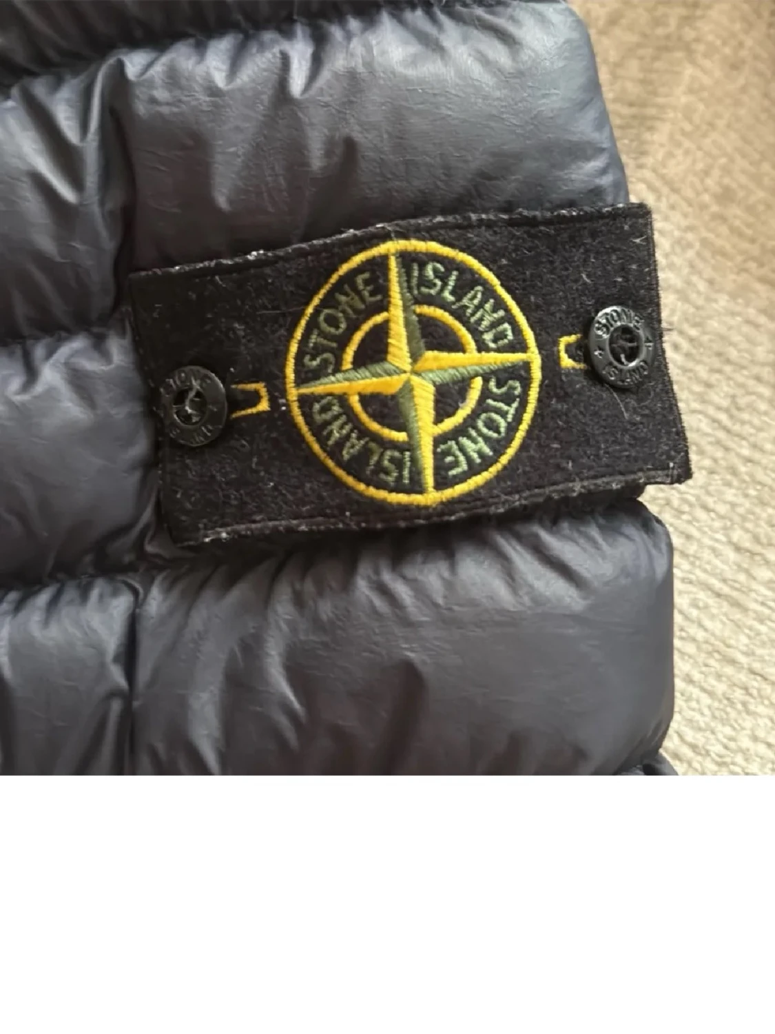Svart dunjacka från Stone Island - 1