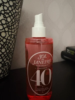 Sol de Janeiro Cheirosa 40 240ml - Se bild för hur mkt som är kvar. 