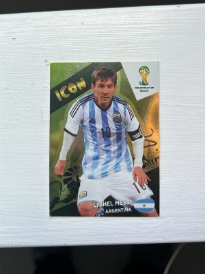 Lionel messi + Xavi fotbollskort - 6st sällsynta Messi kort och ett Xavi kort.