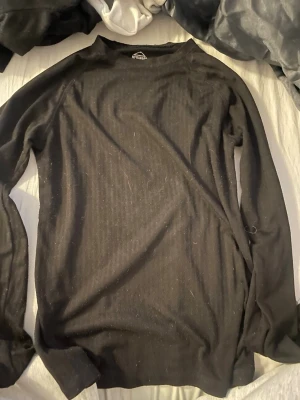 Svart långärmad tröja McKinley - Underställs tröjor (två stycken med liknade utseende)