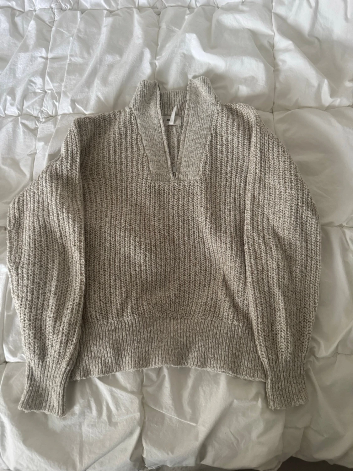 Beige stickad tröja 