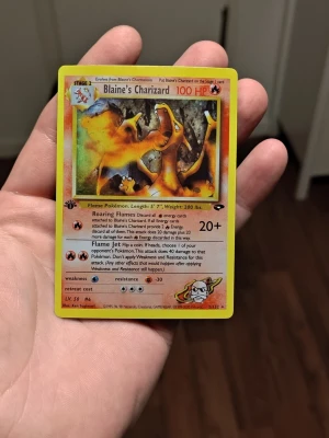 Pokémonkort Blaine's Charizard 1st Edition  - Säljer ett jättefint samlarkort från Pokémon, Blaine's Charizard 1st Edition. Perfekt för samlare av Pokémonkort. Skambud ignoreras.