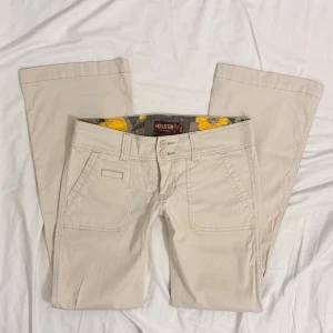 y2k hollister lågmidjade bootcut byxor  - äkta 2000tals hollister byxor i jättefint skick perfekt design och passform 🩵 midja 39 innerben 76 passar S