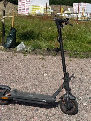 Säljer navee gt3 - Navee gt3 funkar perfekt går runt 650 km men allt funkar som det ska. Pris går att diskuteras skriv bara om du vill köpa! KAN INTE SKICKA 